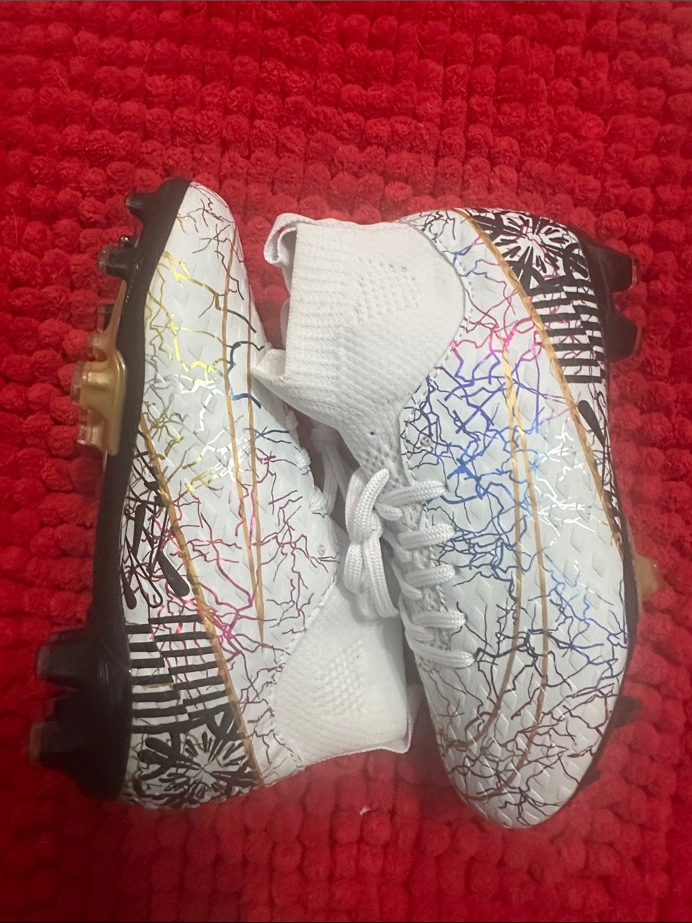 Kids White Athletic Cleats with Black Accent Pattern size 11.5/12 little kids